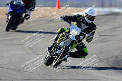 media/Jan-09-2022-SoCal Trackdays (Sun) [[2b1fec8404]]/Turns 9 and 8 (920am)/